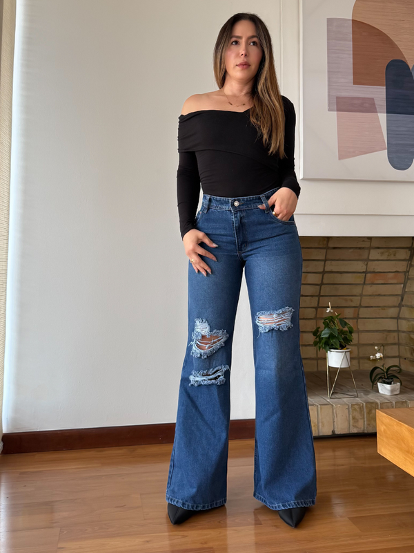 Jeans Mom Flare Azul Medio Rotos 2