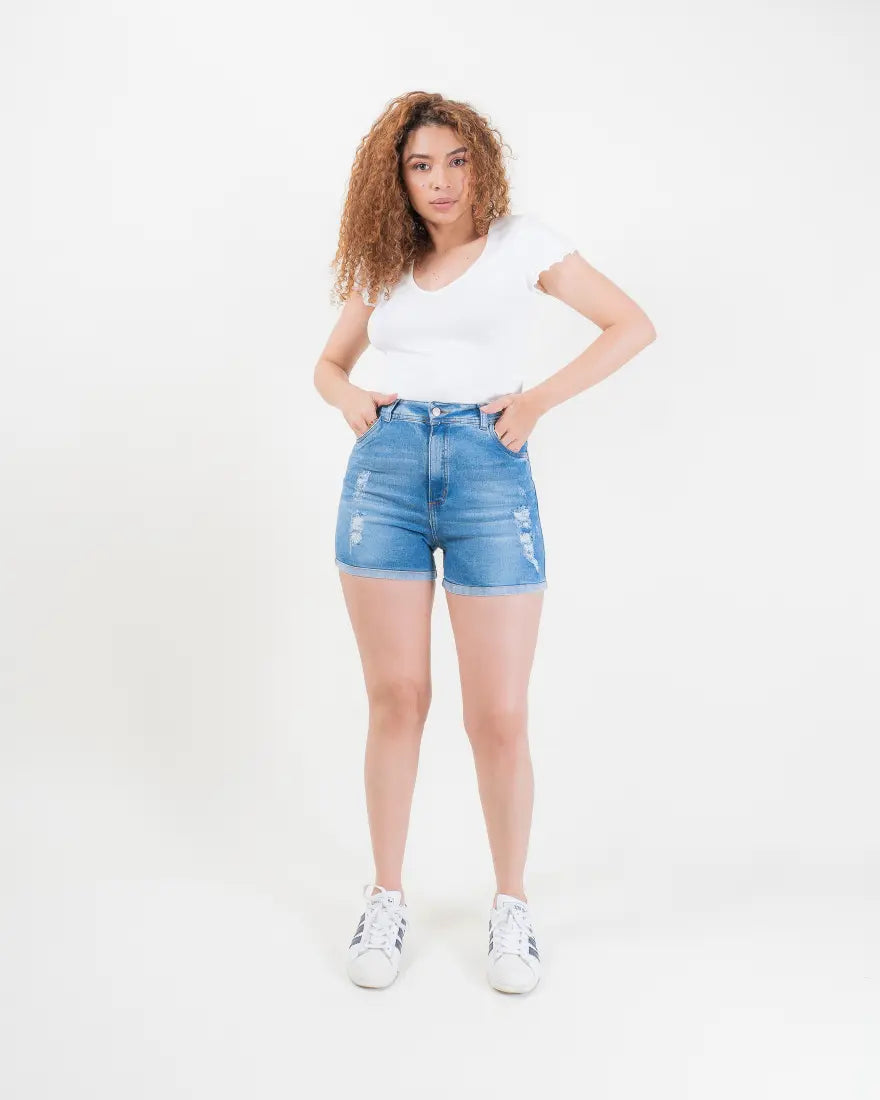 Short claro rotos en jean