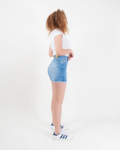 Short claro rotos en jean