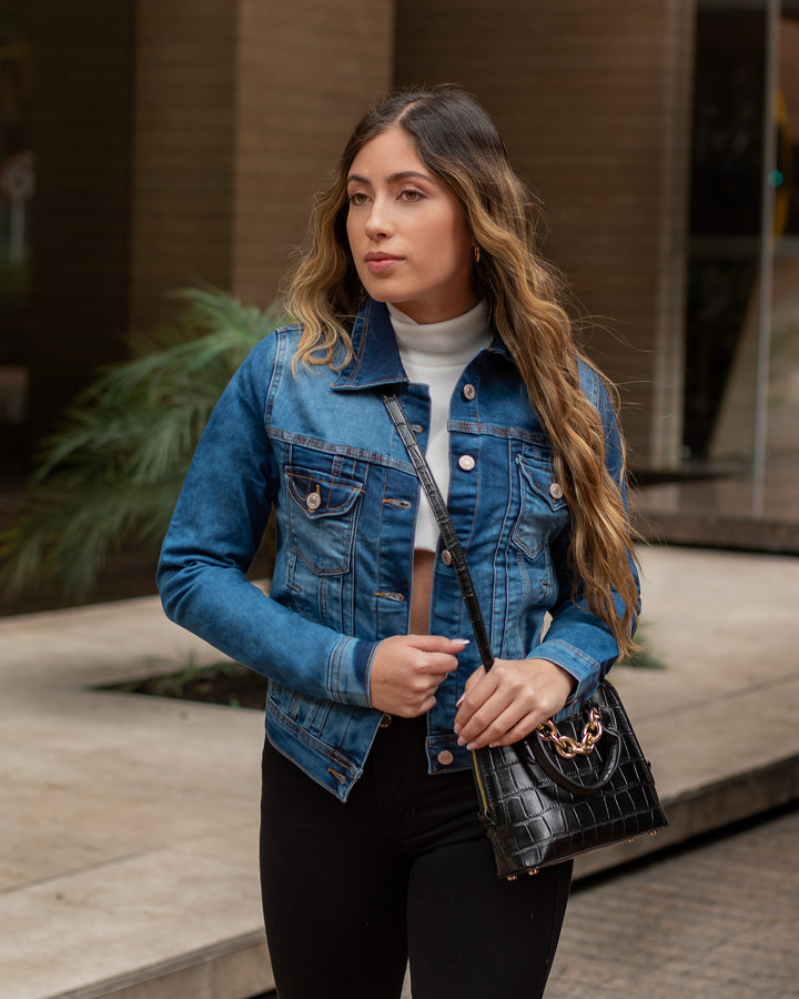 Chaqueta licrada azul medio Frost ⎯ elegancia y estilo minimalista. 