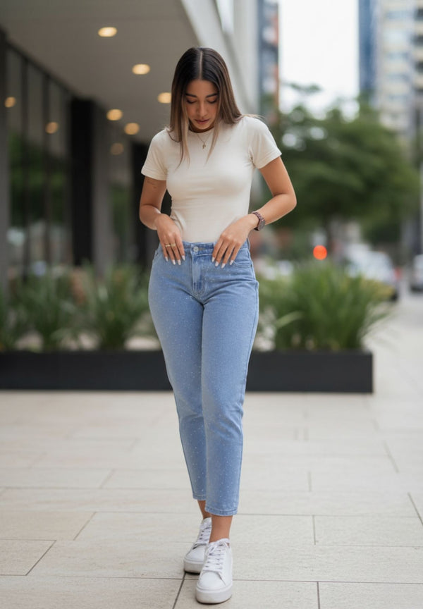 Jean Mom Fit Azul Claro con Pedrería