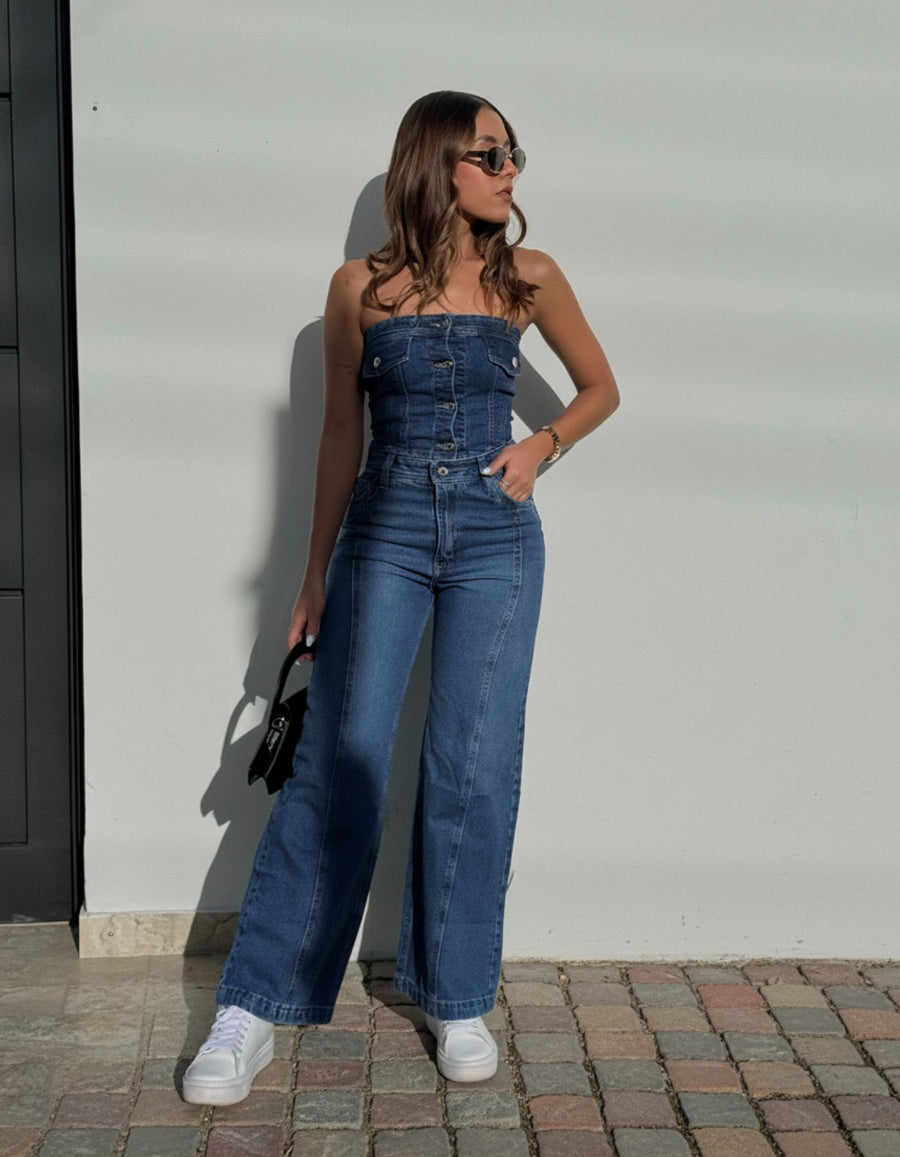 Jean Palazzo Azul Medio vista frontal con fit y caída de la prenda — evano Denim Studio