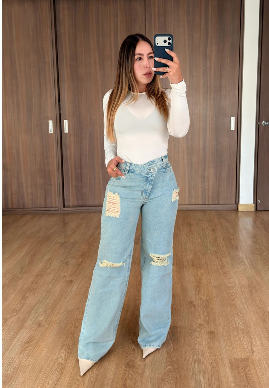 Jeans Wide Leg Pretina Cruzada - Azul Hielo Matizado Con Rotos